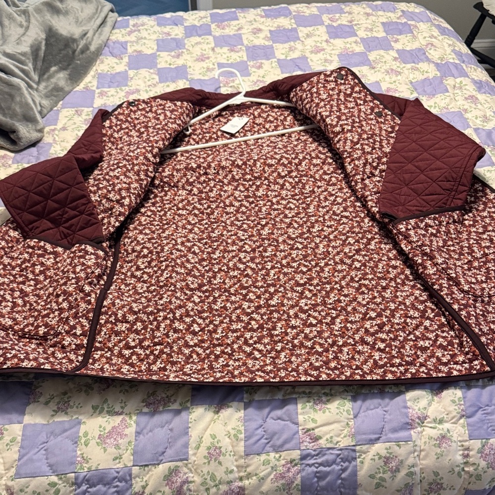 Lands' End Women's Quilted Maroon Puffer Jacket - Picture 2 of 3